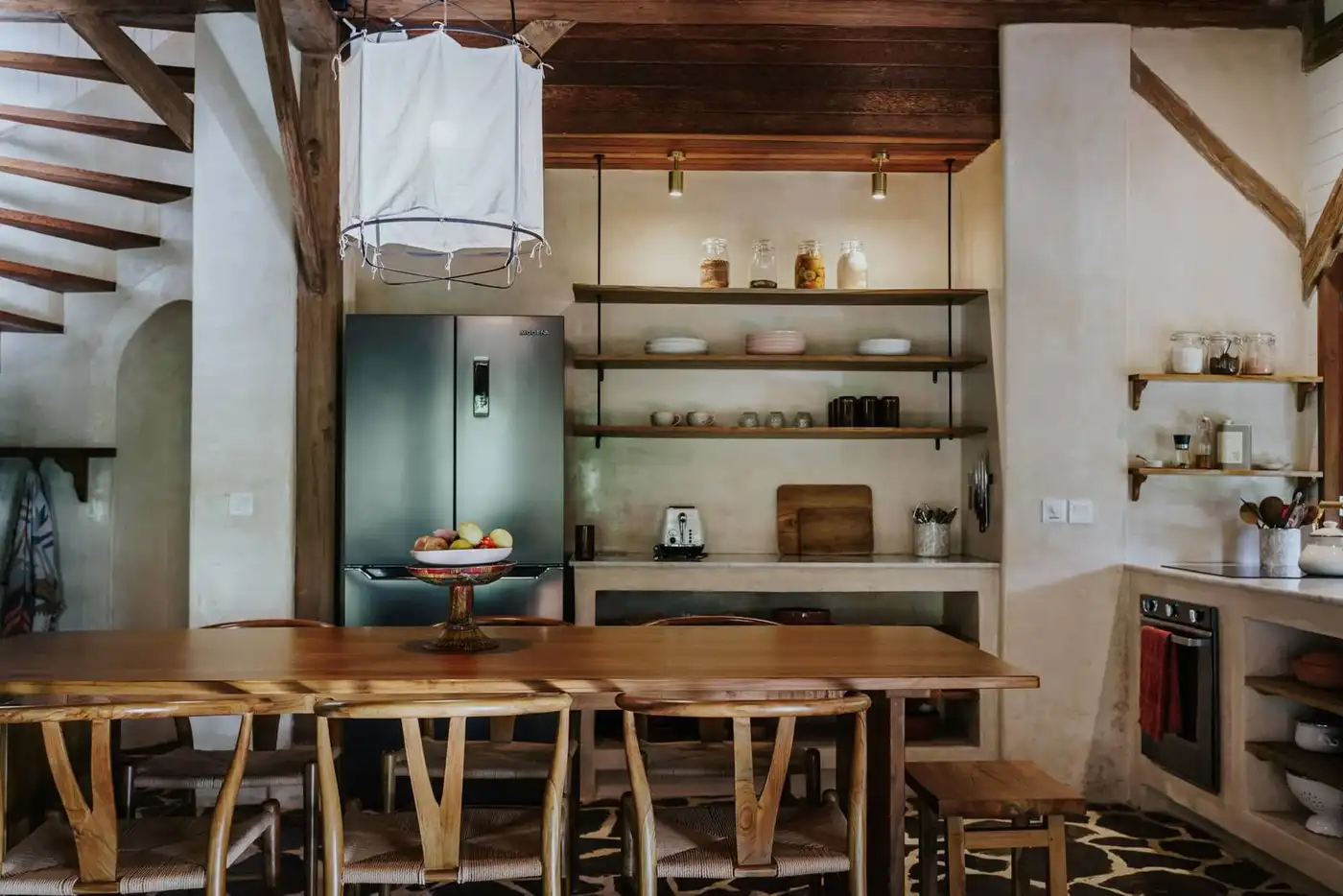 Kitchen & Dining Area